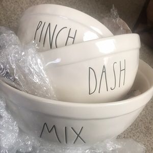 Rae Dunn Mixing Bowl Set